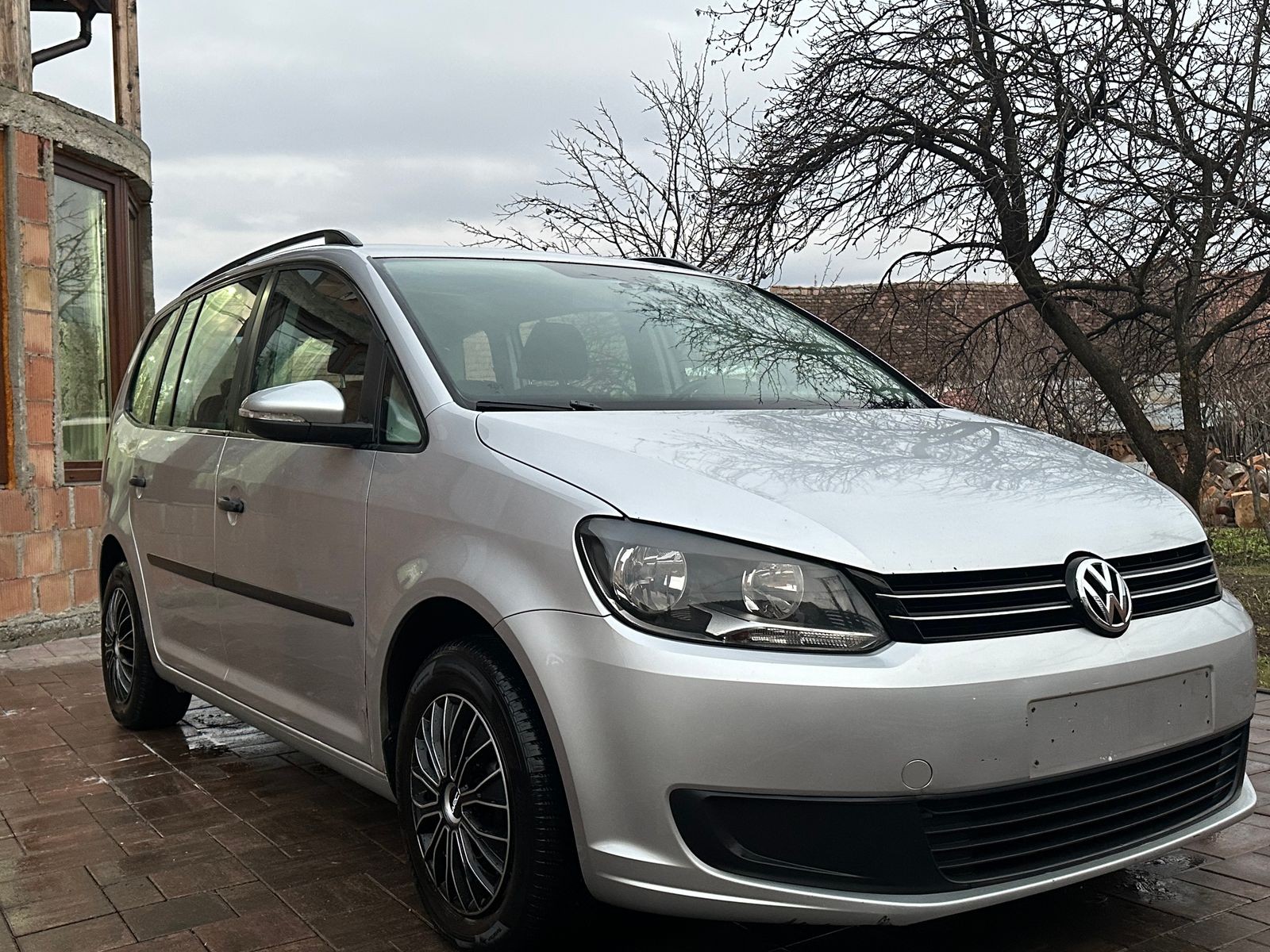 VW Touran 2011 1.6TDI