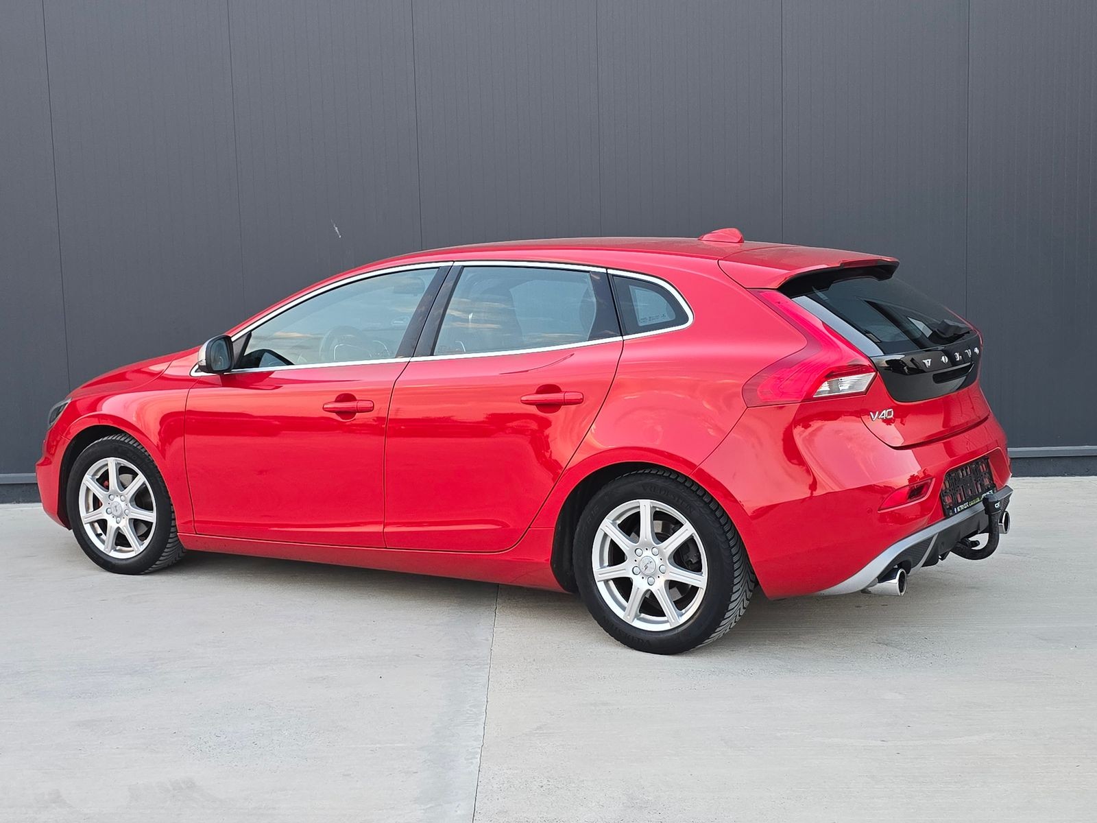 VOLVO V40 2.0D 120CP 2016 R DESIGN