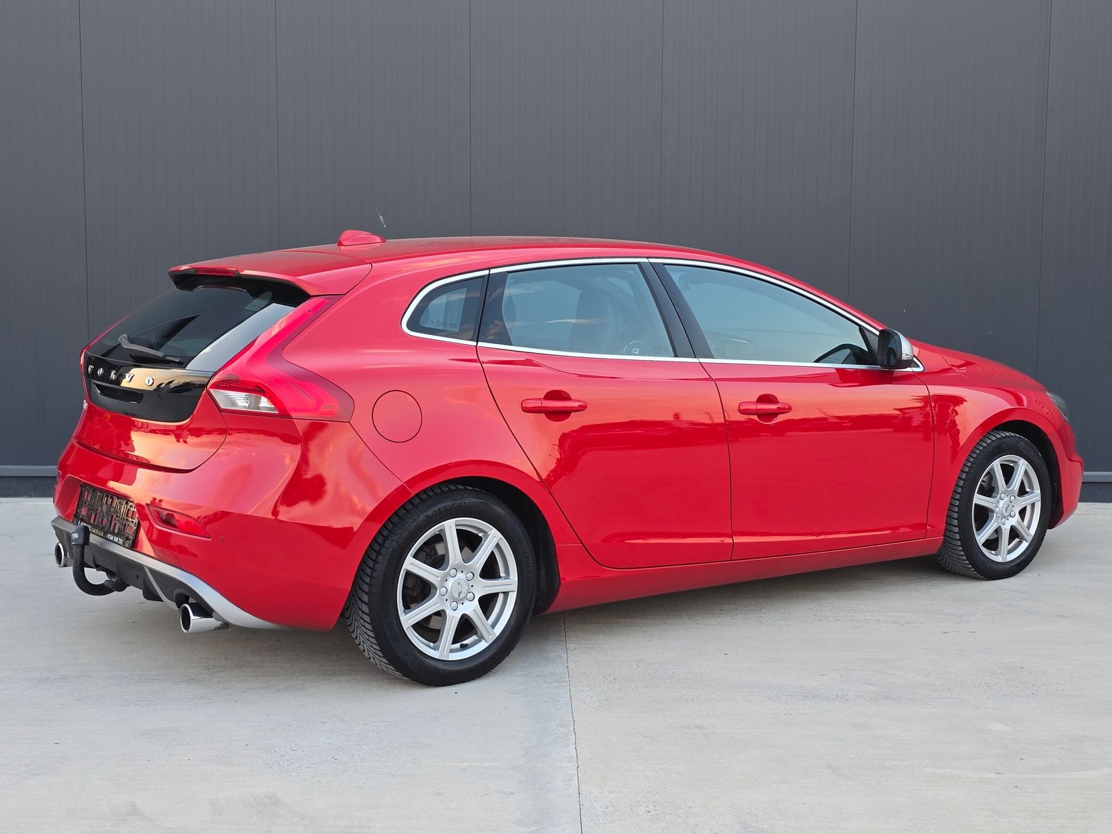 VOLVO V40 2.0D 120CP 2016 R DESIGN