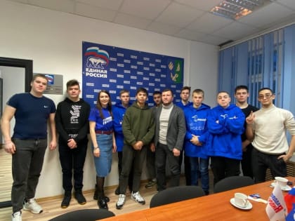 Молодогвардейцы Югры встретились с участниками СВО