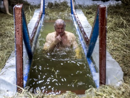 Врач из Сургута рассказала, как окунуться в прорубь и не заболеть