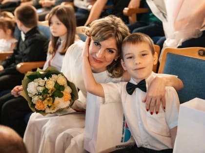 Врач из Нижневартовска удостоена медали «Материнская слава Югры»