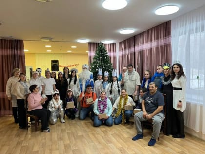 Молодой политик выступила организатором новогоднего праздника для подопечных Комплексного центра социальной помощи населению
