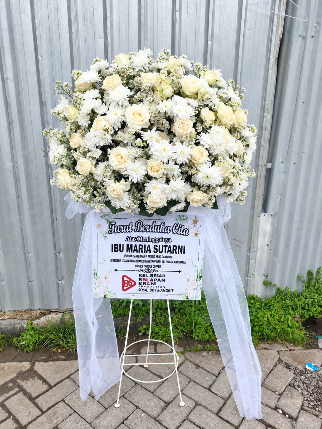 Standing Flower Putih Klasik