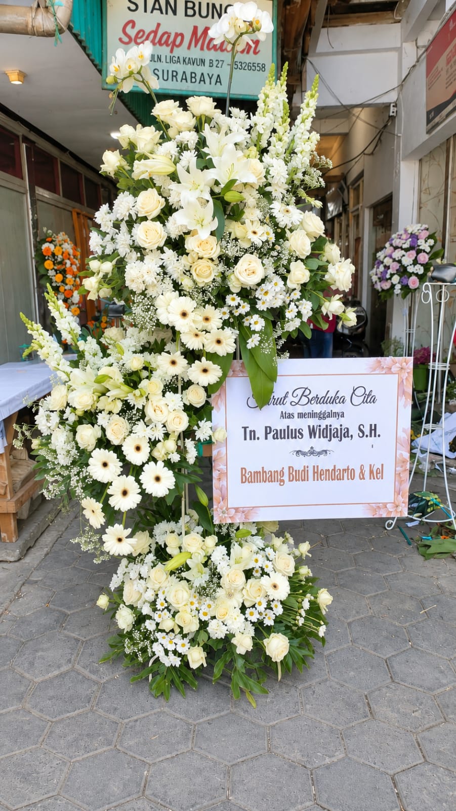 Standing Flower Putih Grande Premium