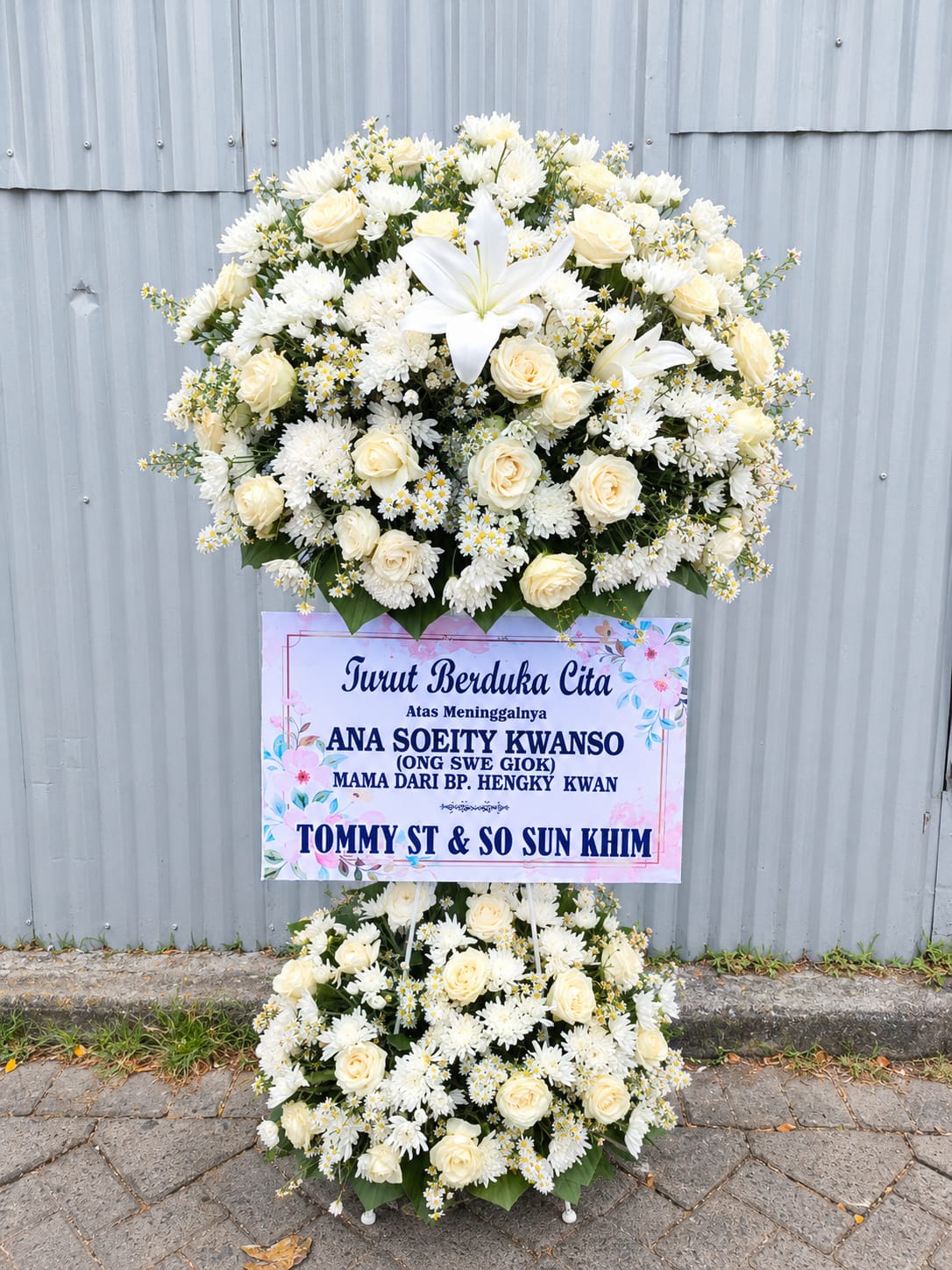 Standing Flower Putih Simpati