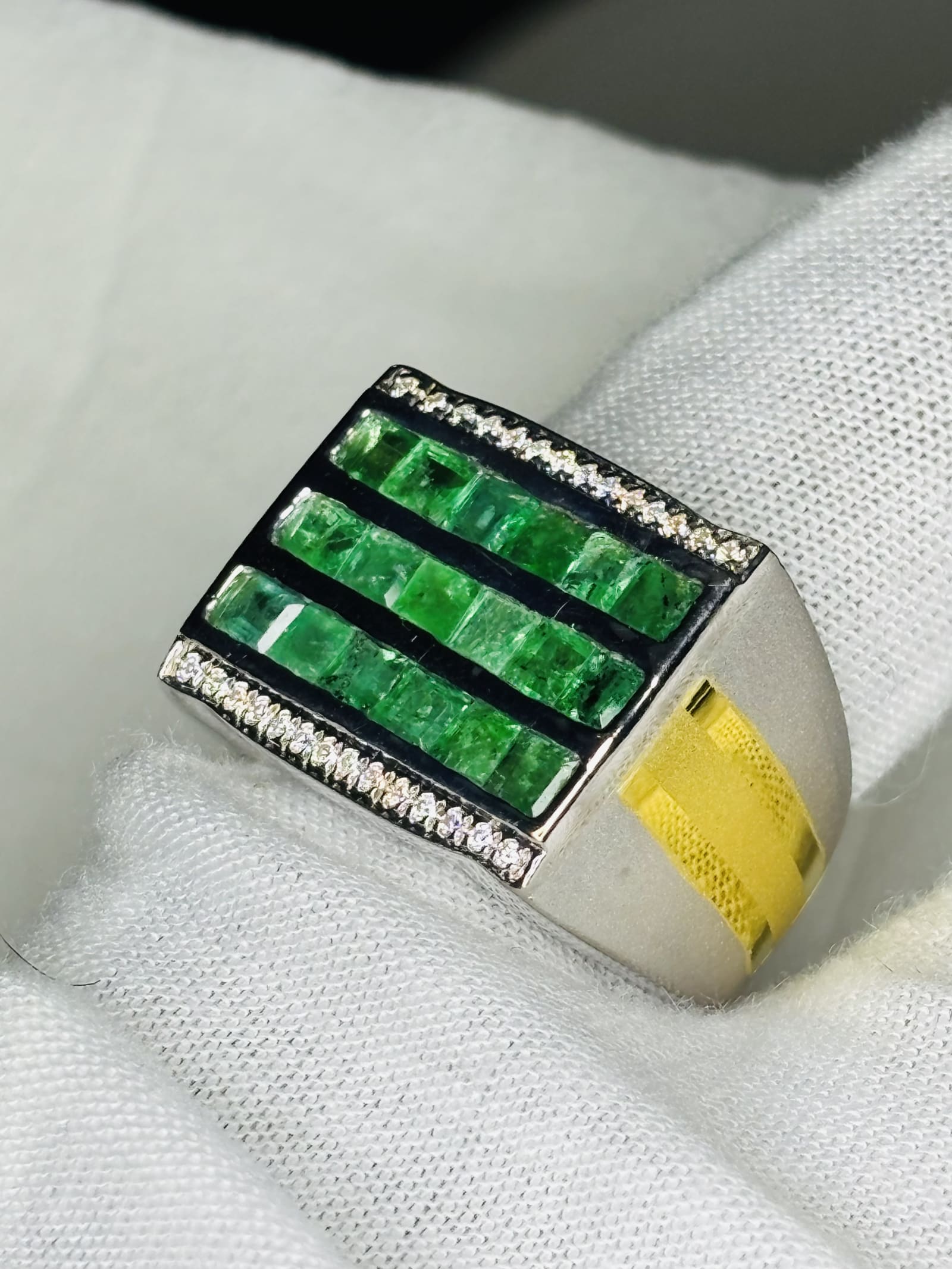 Natural Emerald princess cut with moissanite 