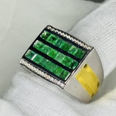 Natural Emerald princess cut with moissanite 