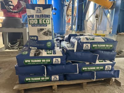 Bao keo dán gạch HPM TileBond 100 Eco 25 kg tại nhà máy HPM Cement