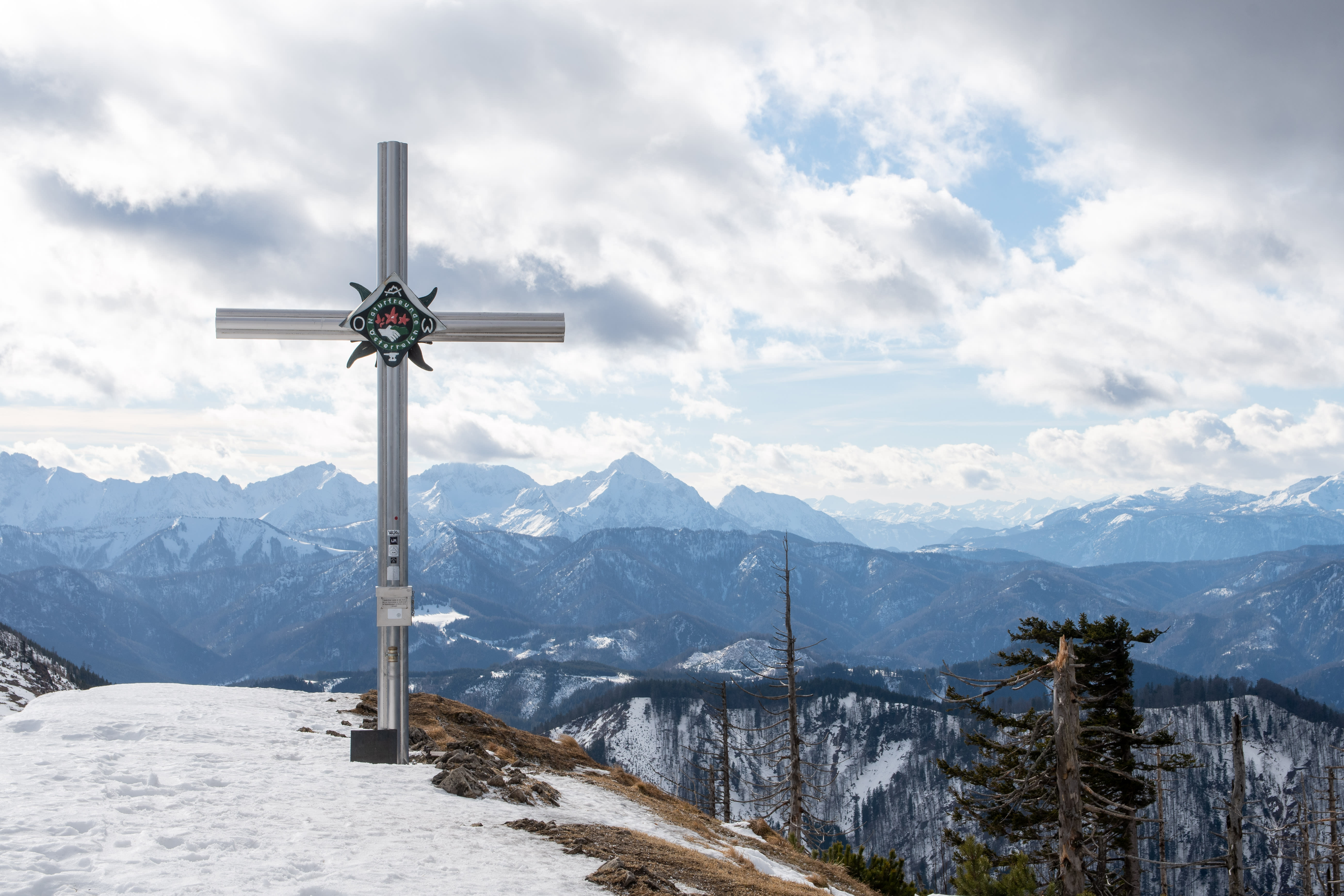 The gorgeous summit cross of the Almkogel.