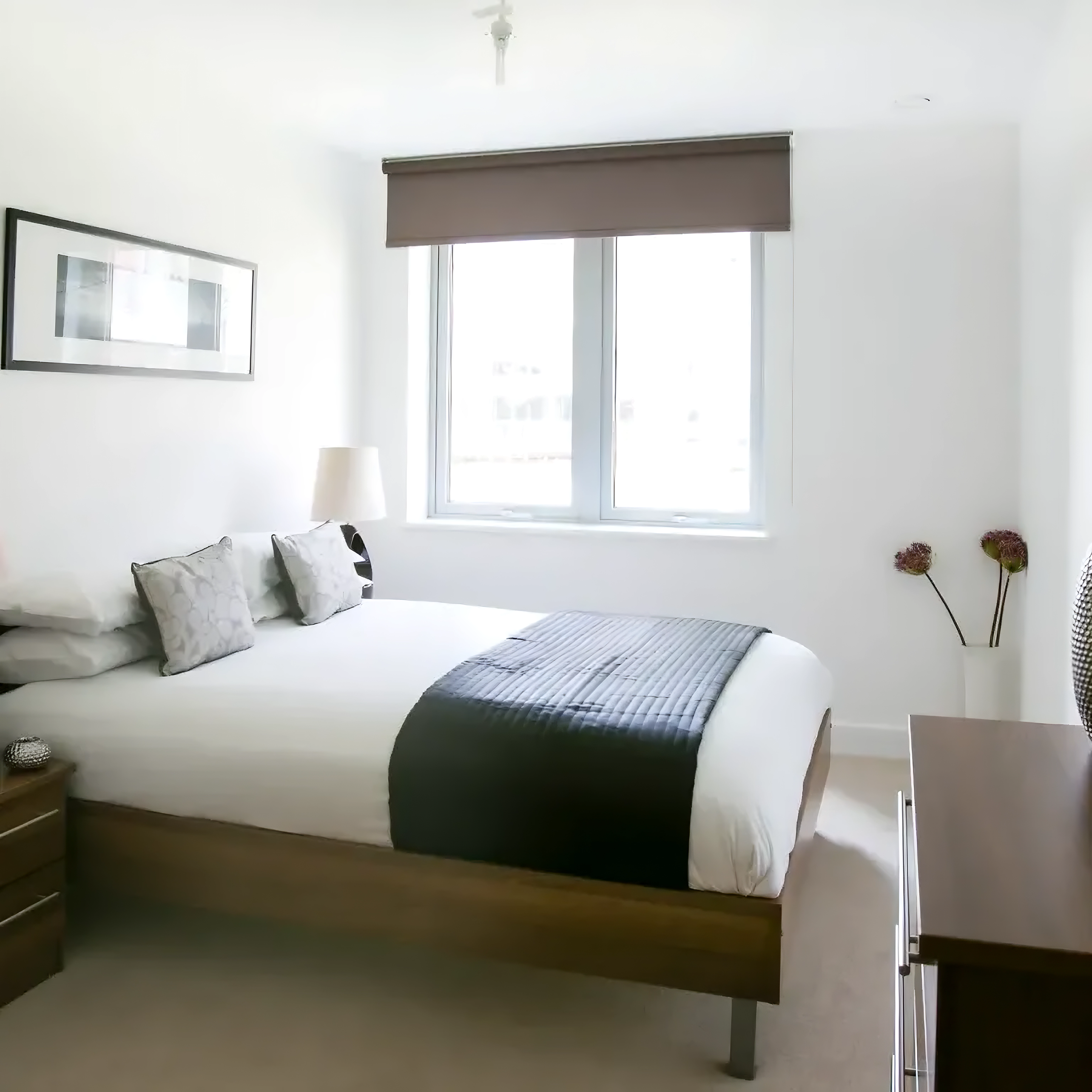 Thumbnail Minimalist bedroom at Fizzy Canning Town with natural light and modern furnishings