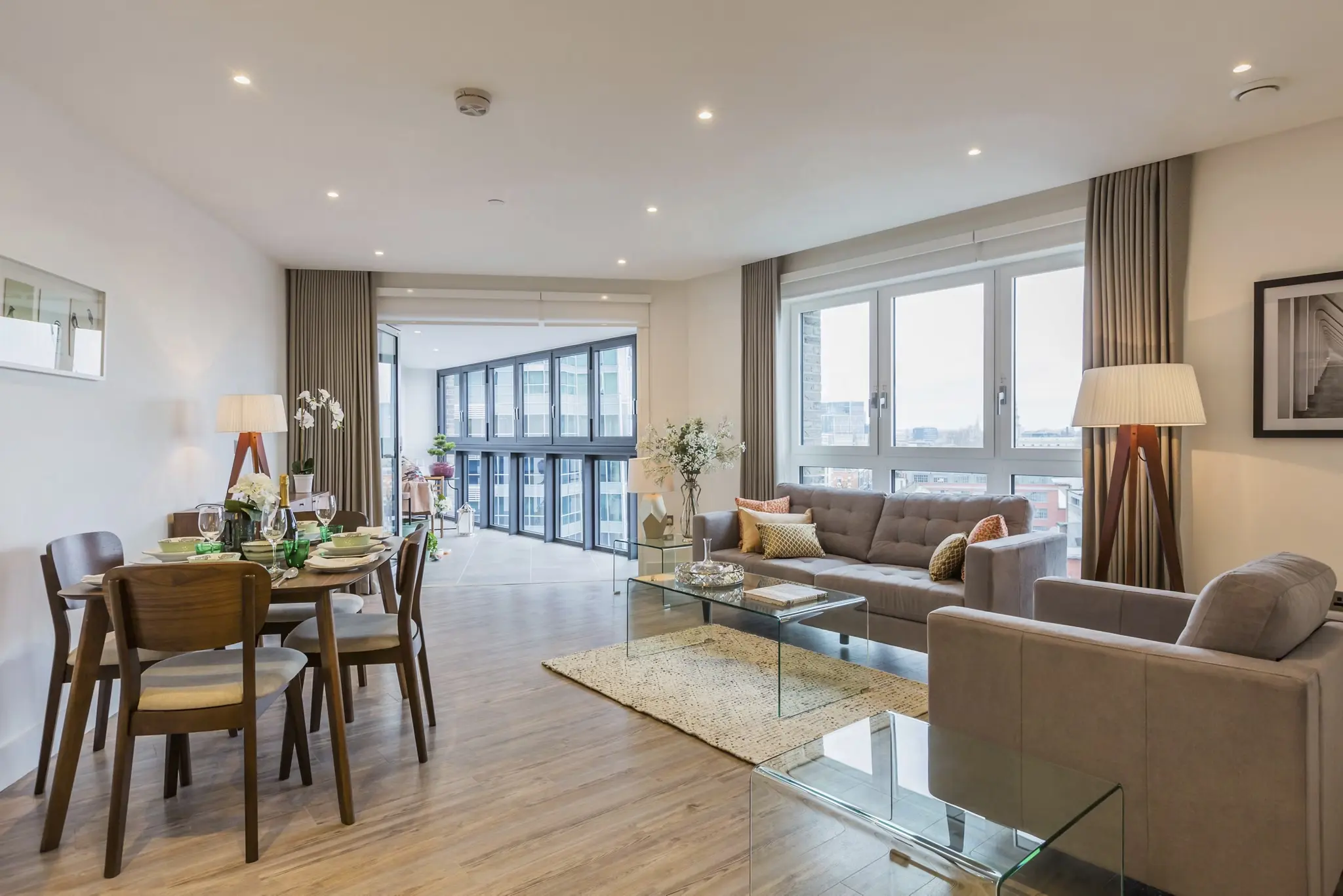 Thumbnail Bright and modern living and dining area at MyLo Aldgate Place with city views