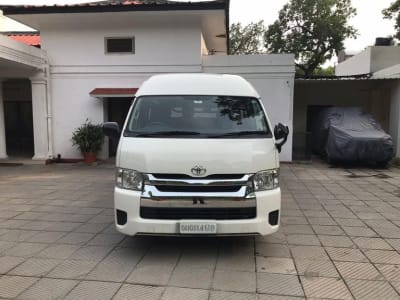 2020 Toyota HiAce used taxi for sale - Lucknow