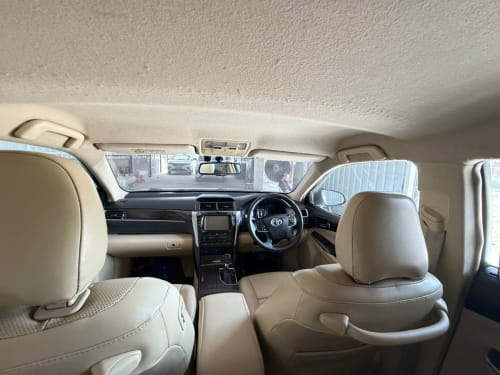 Toyota Rumion in commercial taxi use, view 5