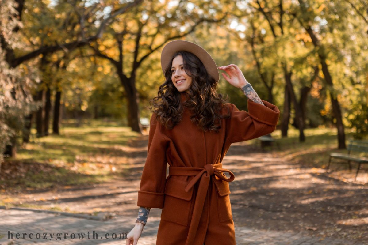 fall bucket list ideas autumn leaf walk woodland path