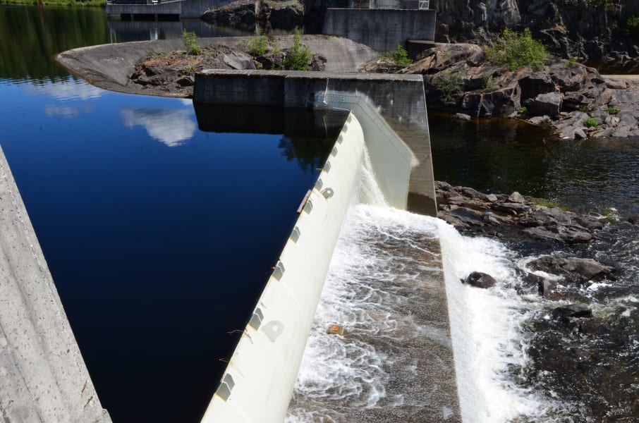 Нелегкие маршруты с легкими детьми: Kjeragbolten, Preikestolen, Trolltunga и Nigardsbreen за 4 дня с двумя детьми в рюкзаках (июль 2017)