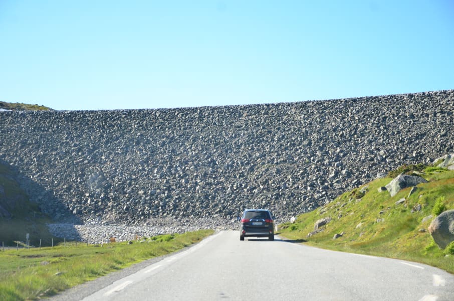 Нелегкие маршруты с легкими детьми: Kjeragbolten, Preikestolen, Trolltunga и Nigardsbreen за 4 дня с двумя детьми в рюкзаках (июль 2017)