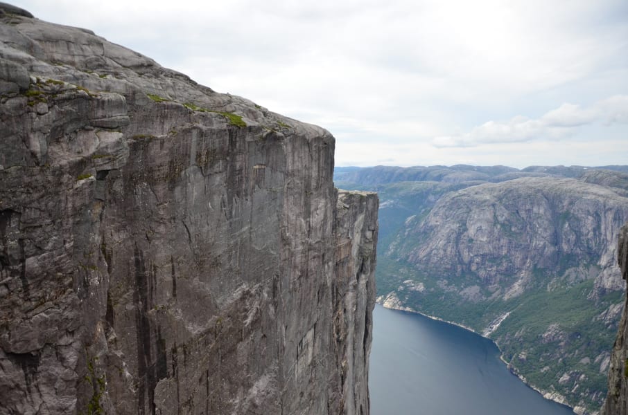 Нелегкие маршруты с легкими детьми: Kjeragbolten, Preikestolen, Trolltunga и Nigardsbreen за 4 дня с двумя детьми в рюкзаках (июль 2017)