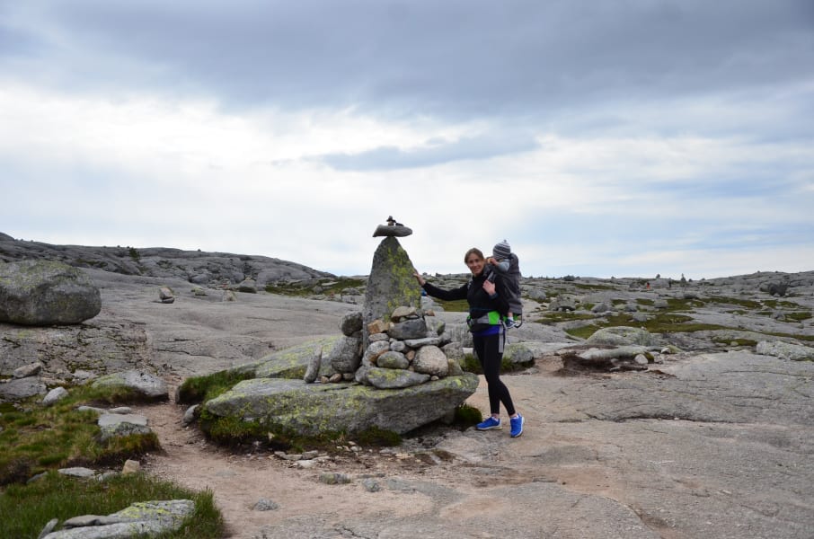 Нелегкие маршруты с легкими детьми: Kjeragbolten, Preikestolen, Trolltunga и Nigardsbreen за 4 дня с двумя детьми в рюкзаках (июль 2017)