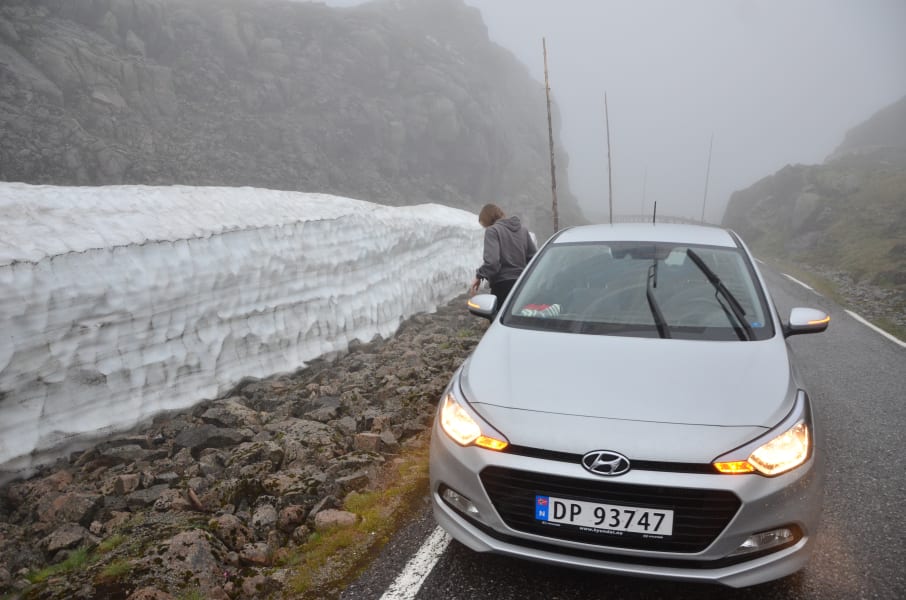 Нелегкие маршруты с легкими детьми: Kjeragbolten, Preikestolen, Trolltunga и Nigardsbreen за 4 дня с двумя детьми в рюкзаках (июль 2017)