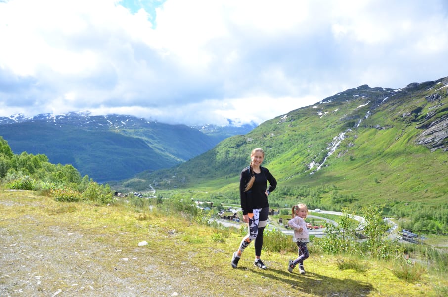 Нелегкие маршруты с легкими детьми: Kjeragbolten, Preikestolen, Trolltunga и Nigardsbreen за 4 дня с двумя детьми в рюкзаках (июль 2017)