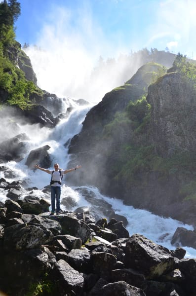 Нелегкие маршруты с легкими детьми: Kjeragbolten, Preikestolen, Trolltunga и Nigardsbreen за 4 дня с двумя детьми в рюкзаках (июль 2017)