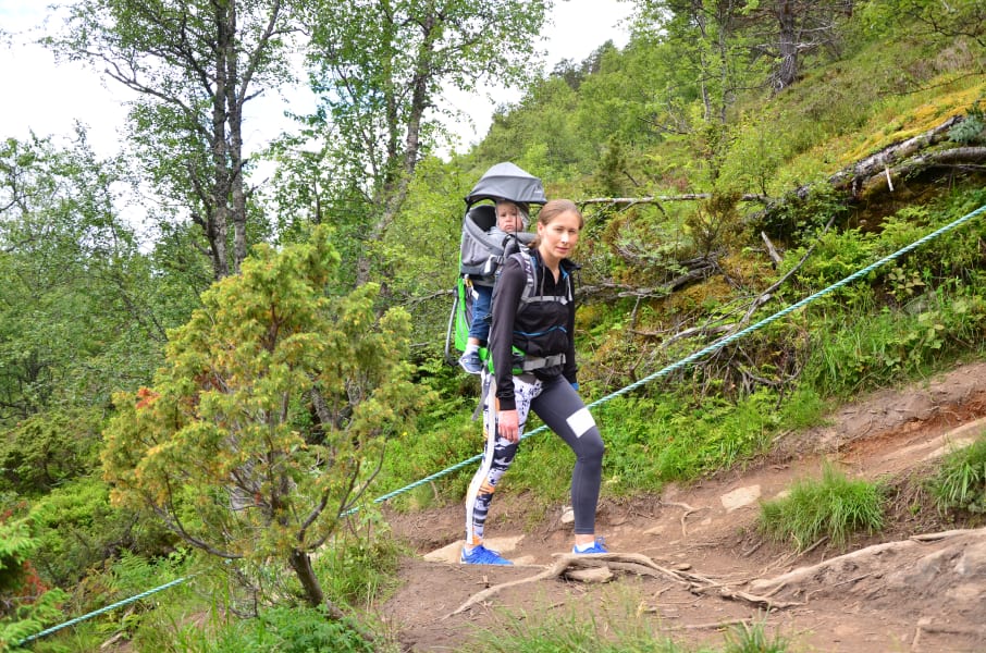 Нелегкие маршруты с легкими детьми: Kjeragbolten, Preikestolen, Trolltunga и Nigardsbreen за 4 дня с двумя детьми в рюкзаках (июль 2017)