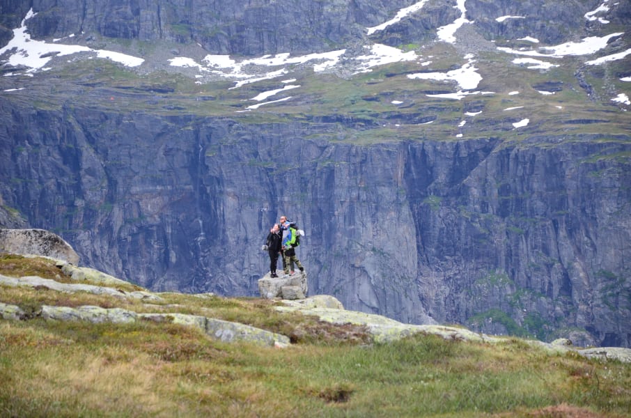 Нелегкие маршруты с легкими детьми: Kjeragbolten, Preikestolen, Trolltunga и Nigardsbreen за 4 дня с двумя детьми в рюкзаках (июль 2017)