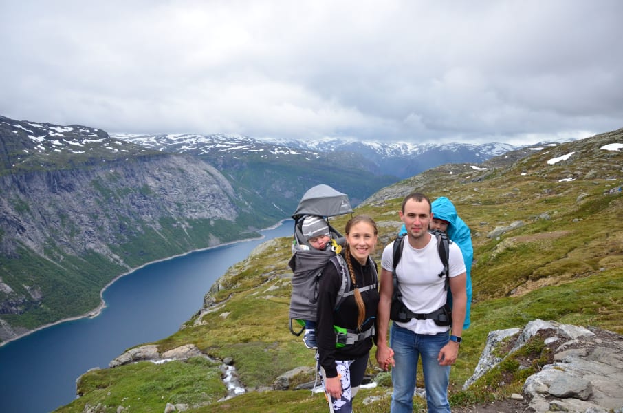 Нелегкие маршруты с легкими детьми: Kjeragbolten, Preikestolen, Trolltunga и Nigardsbreen за 4 дня с двумя детьми в рюкзаках (июль 2017)