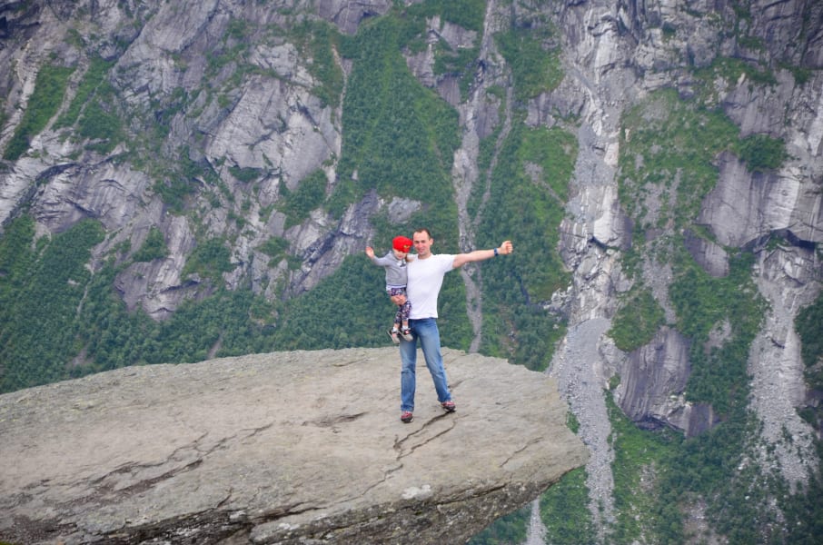 Нелегкие маршруты с легкими детьми: Kjeragbolten, Preikestolen, Trolltunga и Nigardsbreen за 4 дня с двумя детьми в рюкзаках (июль 2017)