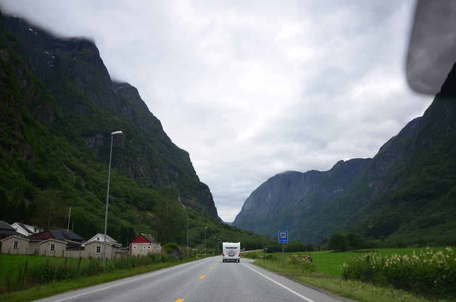 Нелегкие маршруты с легкими детьми: Kjeragbolten, Preikestolen, Trolltunga и Nigardsbreen за 4 дня с двумя детьми в рюкзаках (июль 2017)