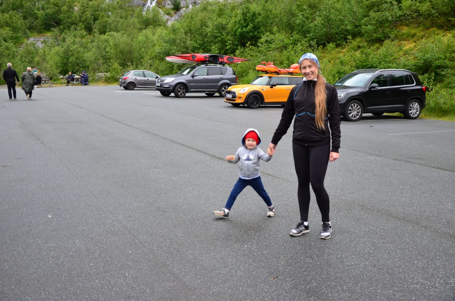 Нелегкие маршруты с легкими детьми: Kjeragbolten, Preikestolen, Trolltunga и Nigardsbreen за 4 дня с двумя детьми в рюкзаках (июль 2017)