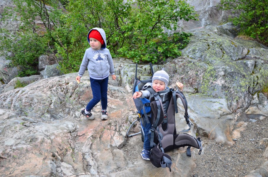 Нелегкие маршруты с легкими детьми: Kjeragbolten, Preikestolen, Trolltunga и Nigardsbreen за 4 дня с двумя детьми в рюкзаках (июль 2017)