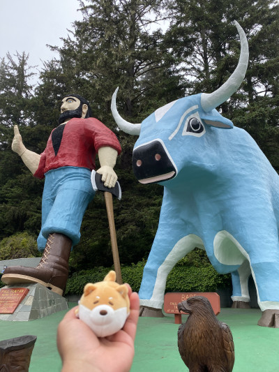 Bloat with Paul Bunyan & Babe the Blue Ox at the Redwood National Park