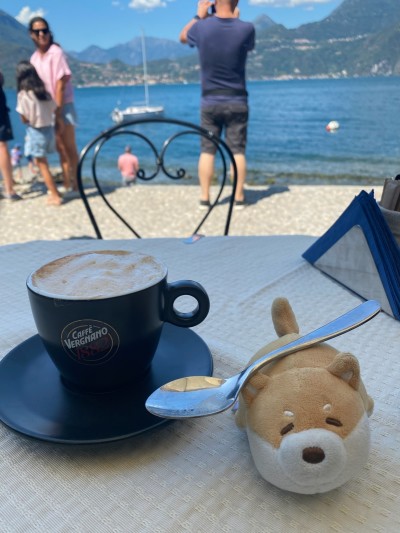 Ready for a tasty cappuccino in Varenna