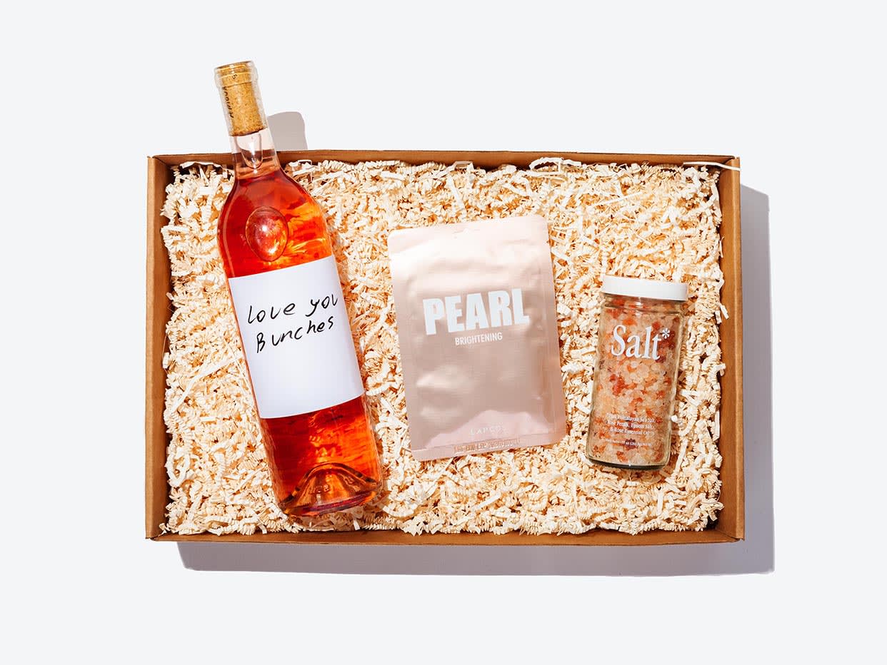 Rosés & Pearls Gift Box