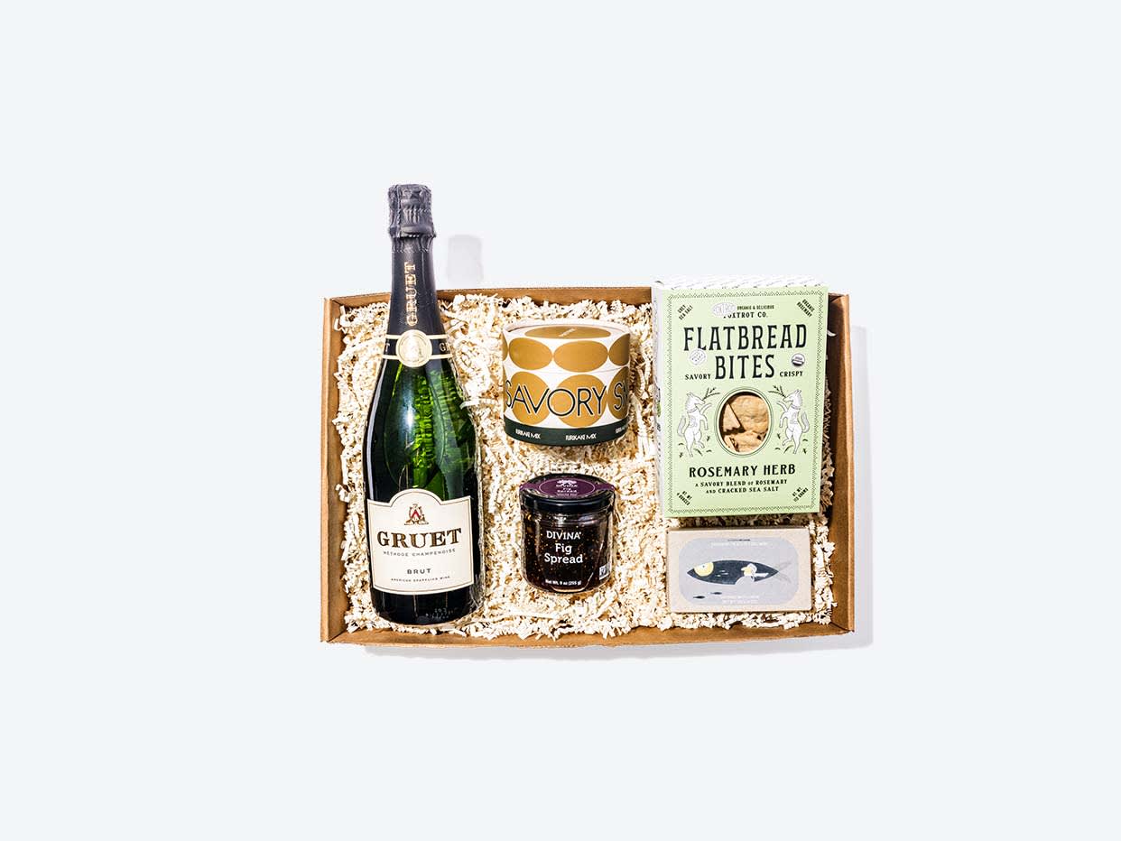 Product Name Holiday Champagne & Charc' Gift Box