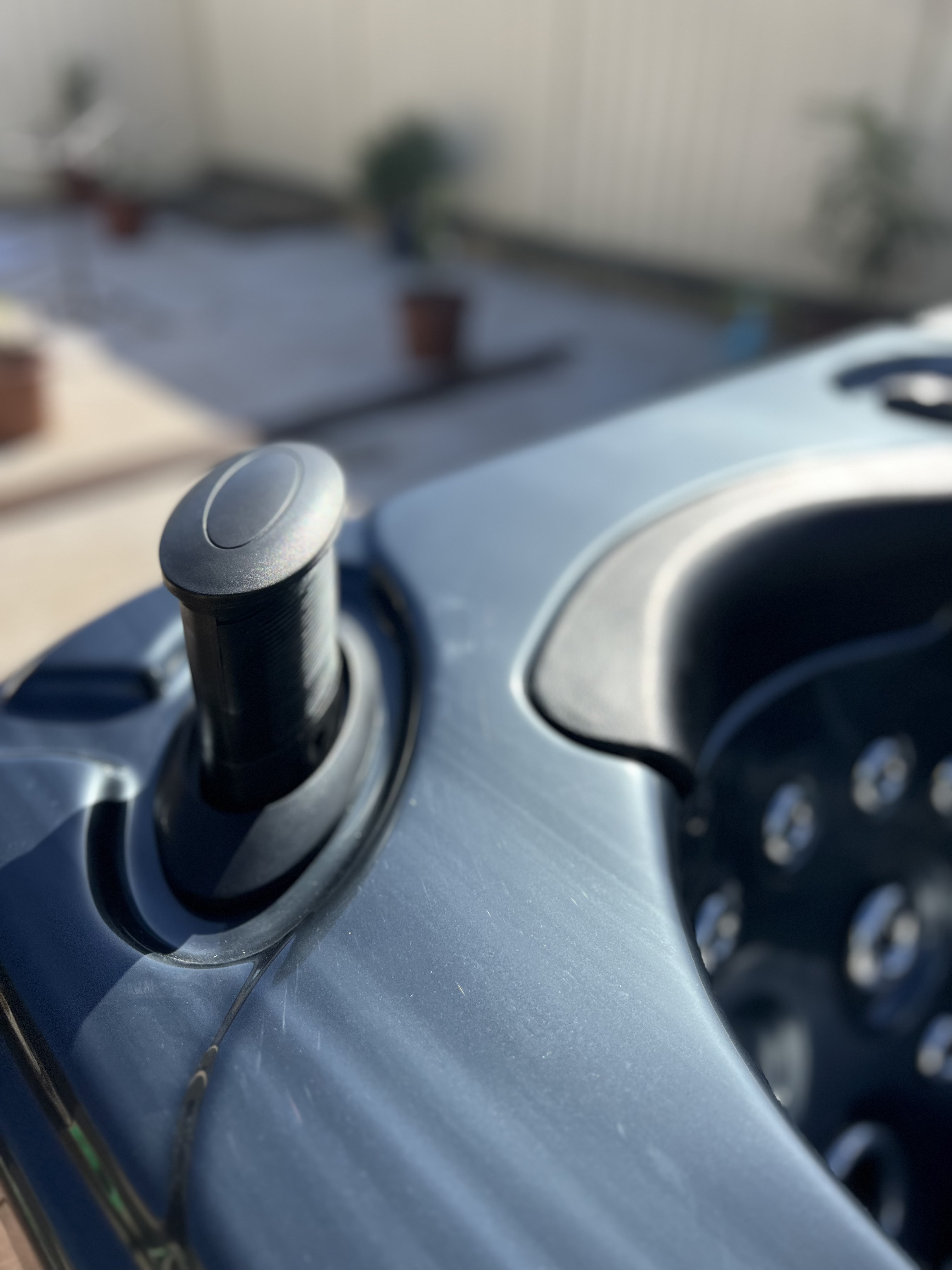 Built-In Bluetooth Connectivity & Integrated Pop_Up Speakers