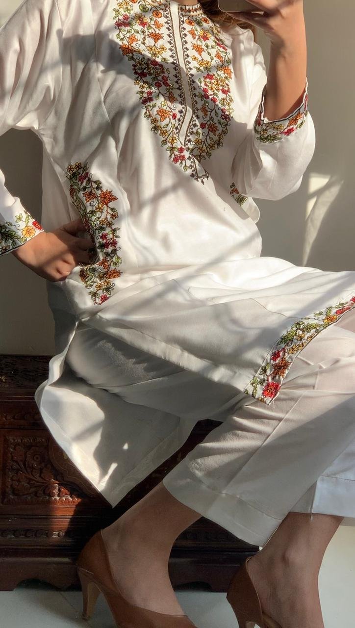 pocket style multy embroided Linen 2p suit
