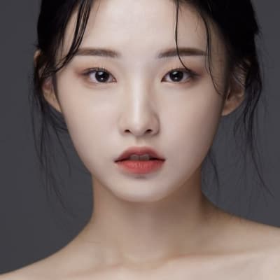 Lee Ye-jin gallery 1