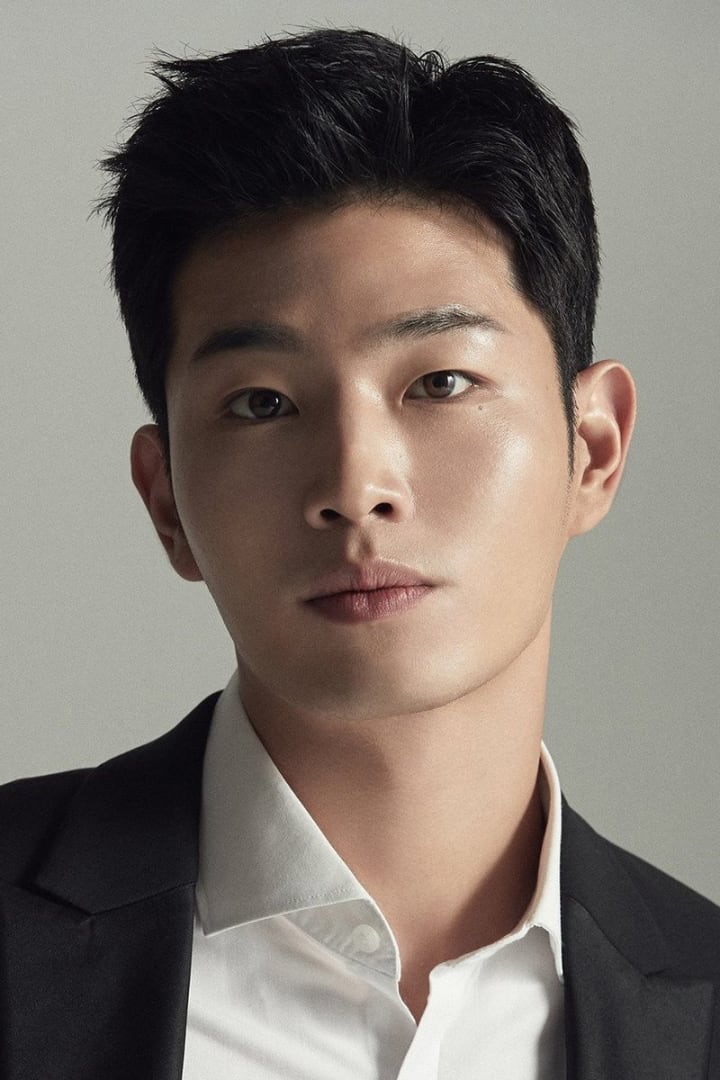 Lee Dong-ju 1