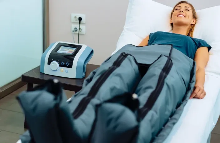https://res.cloudinary.com/dbubjszto/image/upload/frhstagingweb/Normatec_Compression_System_e0cc732bec.webp