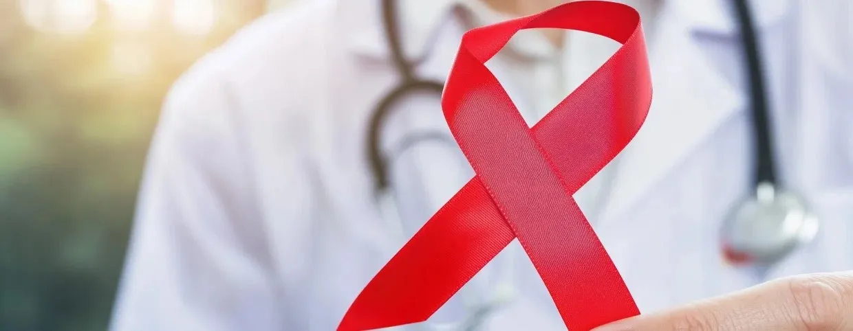 اليوم العالمي للإيدز: العلامات المبكرة لفيروس نقص المناعة البشرية وأهمية التشخيص في الوقت المناسب