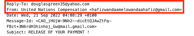 E-Mail-Header zeigt den Absendernamen als "United Nations Compensation", aber die entsprechende E-Mail-Adresse ist eine zweifelhafte @gmail.com Adresse und die Antwortadresse ist eine zufällige @yahoo.com Adresse