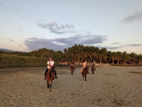 horseback riding puerto escondido