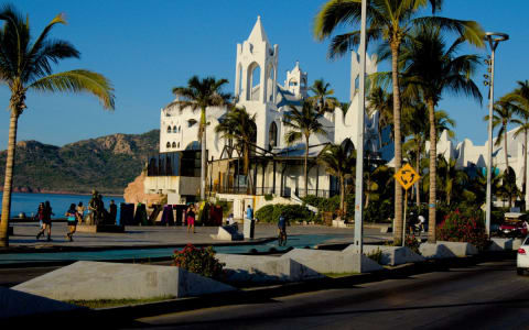 Puerto Escondido vs Mazatlán: Two Sides of Mexico's Pacific