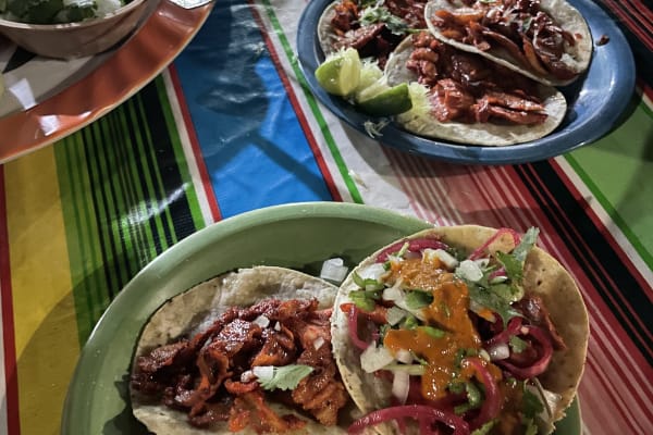 Taqueria Uno y Más