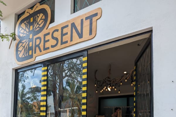 B Present - Gallery, Jewelry and Gifts