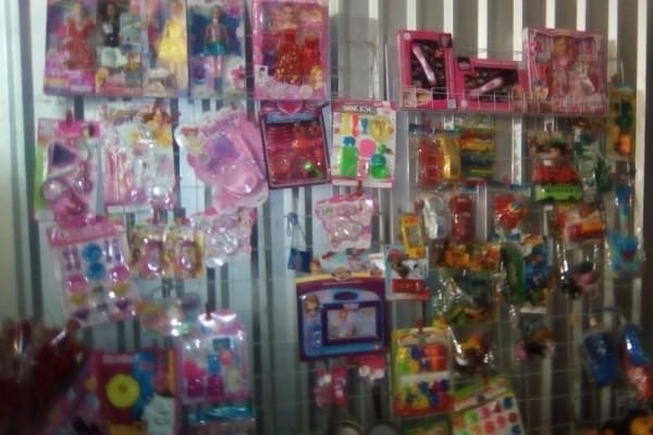 Regalos Y Novedades "De Todo Un Poco Y Mas..."