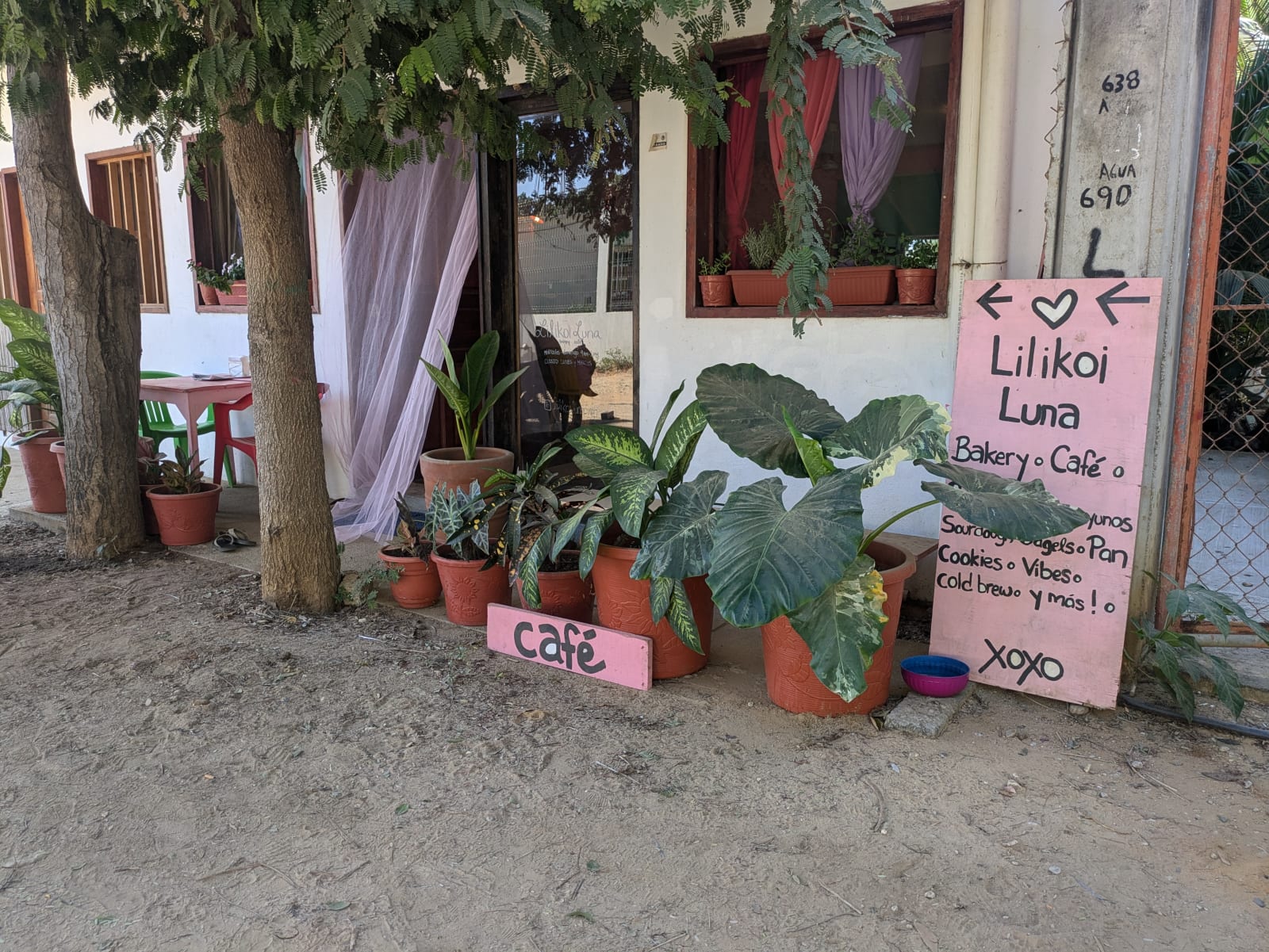 Lilikoi Luna Bakery Café
